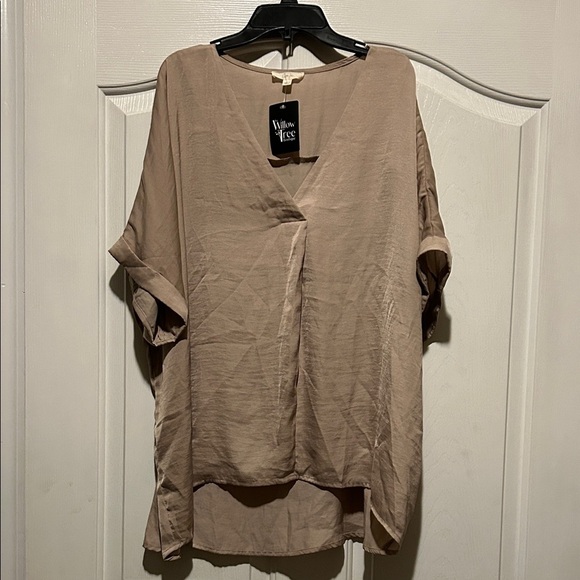 Women's Boutique Tan Silk Top - Picture 1 of 8